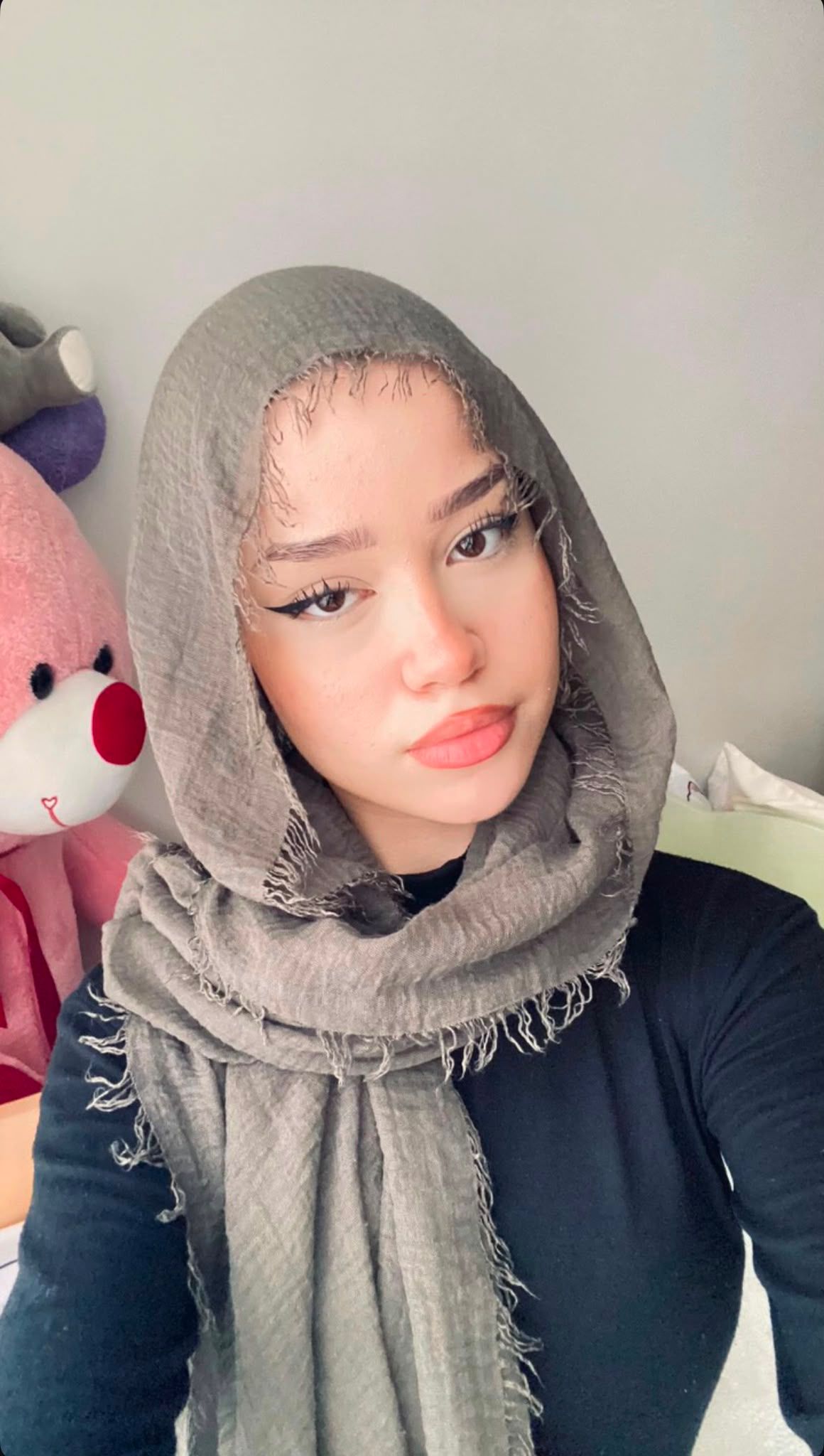 Başlamış Cimcif Escort Bayan Ceren